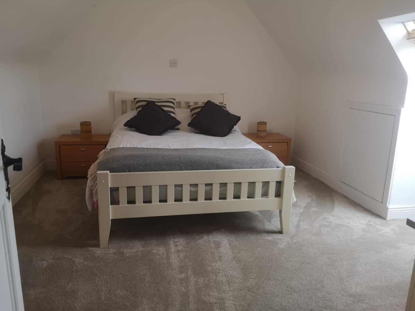Spacious And Warm 2 Bedroom Apartment Sleeps Up To 5 Athy Esterno foto